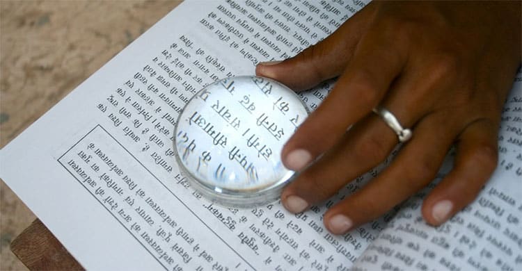 Image of a magnifying glass